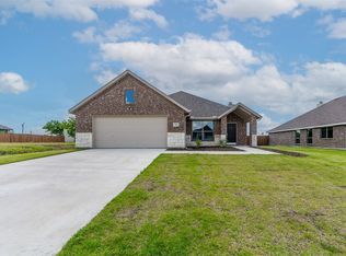 318 Pennington Rd, Nevada, TX 75173