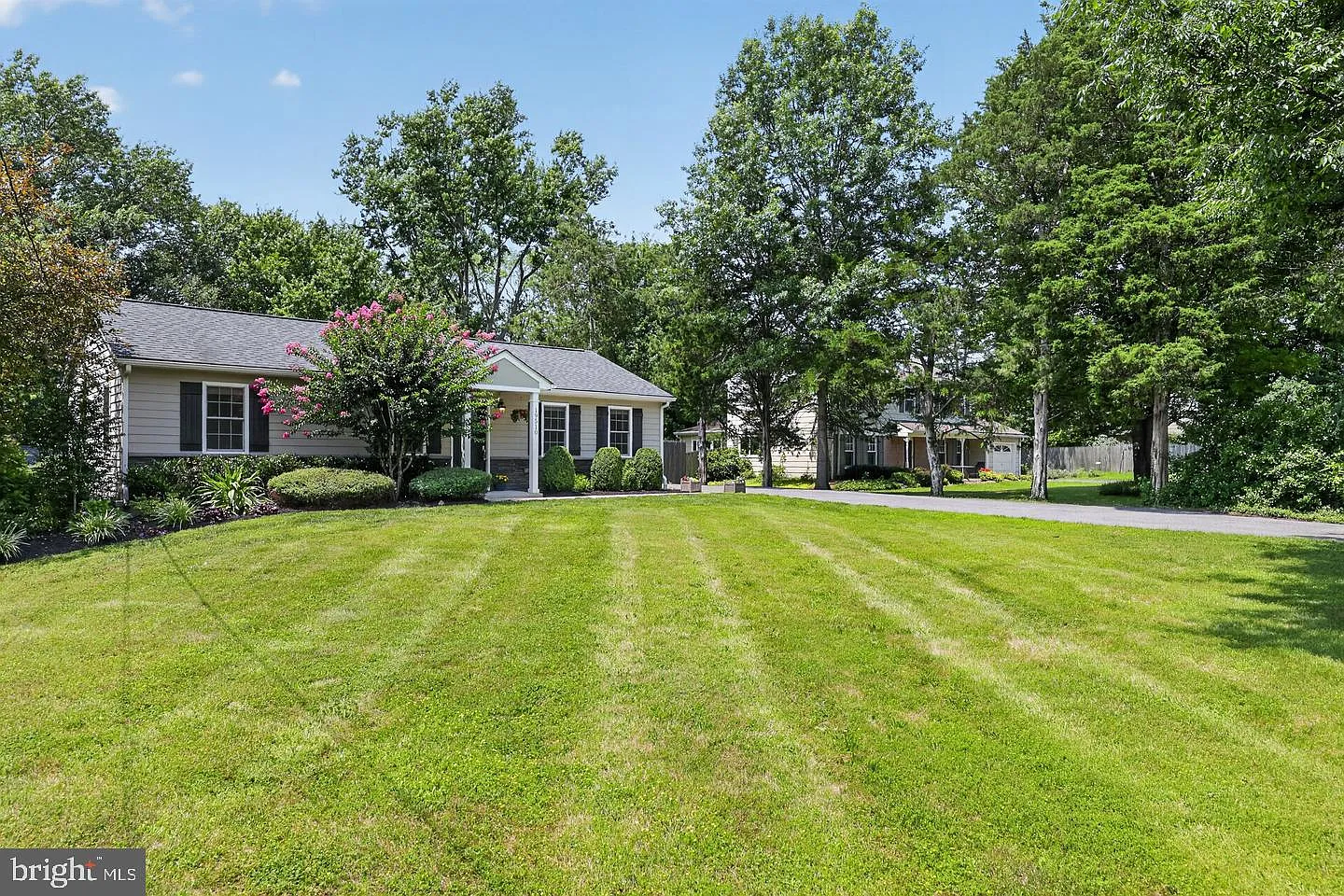 3 bed, 3.0 bath, 1807 sqft, $3,695 — Photo 3
