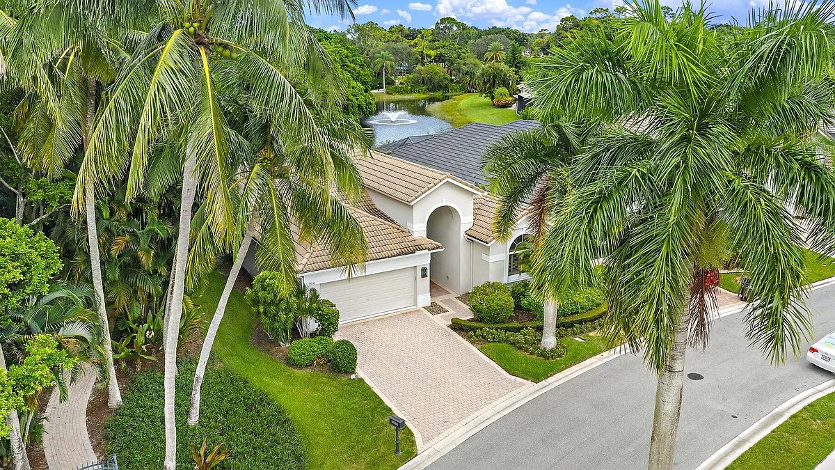 Building Photo - 9036 Sand Pine Ln
