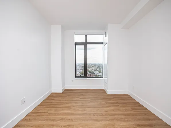 2230 Cropsey Avenue image 7 of 70