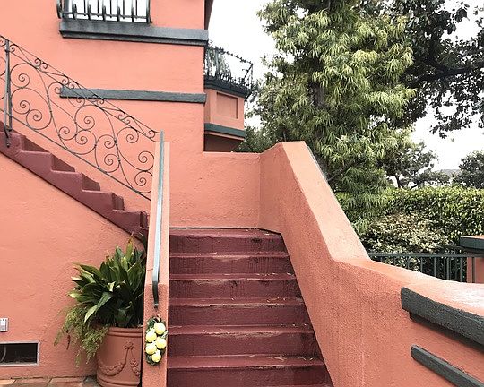 4th image of 426 S Doheny Dr