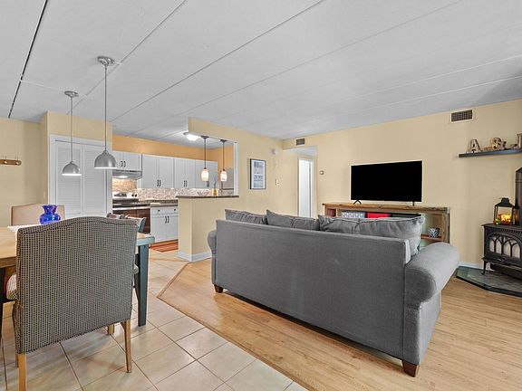 4th image of 296 Commercial St APT 34
