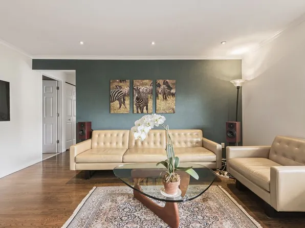 296 W 10th image 1 of 8