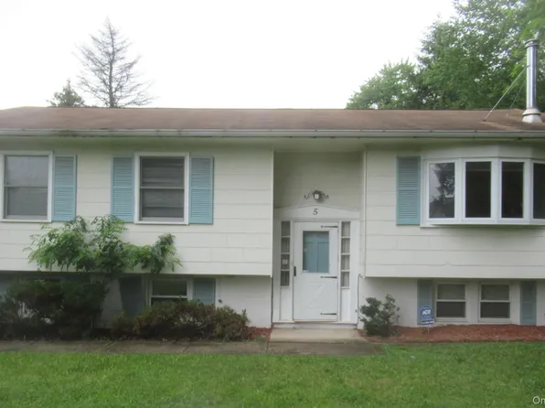 5 Peace Drive, Middletown, NY 10941