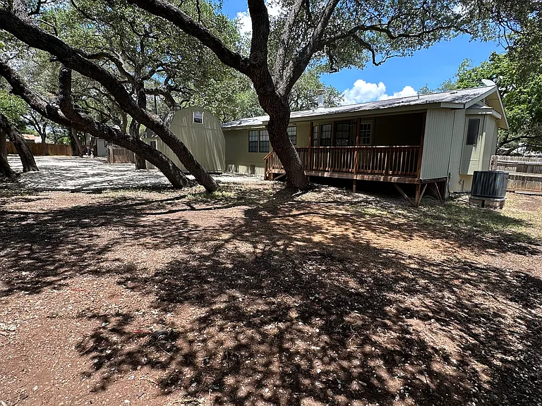 2705 Cypress Ln — Photo 2