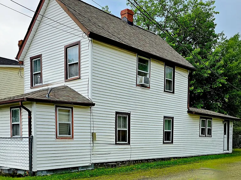 504 Taggart St — Photo 2