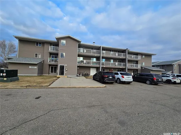UNIT 301-1822 Eaglesham AVENUE, Weyburn, SK S4H 3A8