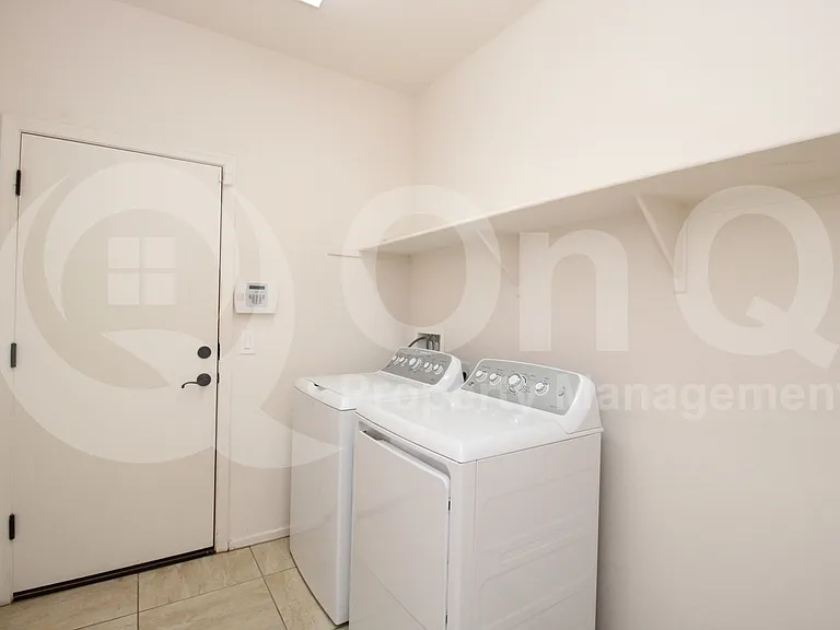2980 E Ridgewood Ln — Photo 24