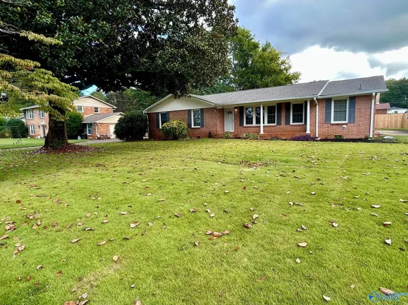 5623 Alta Dena St SW, Huntsville, AL 35802