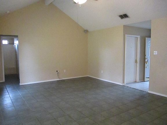 3rd image of 2092 Glenwood Dr