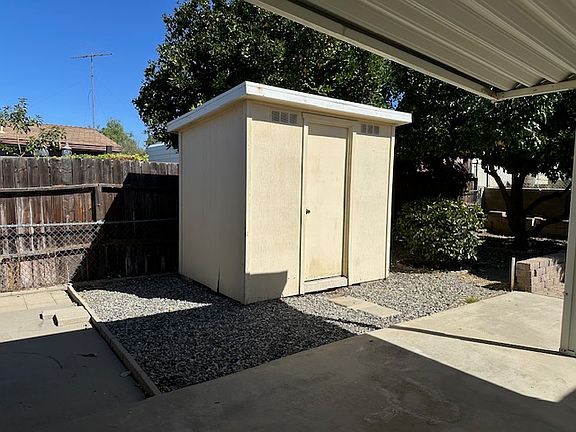 5th image of 24966 Wendell Dr