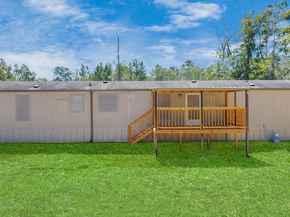 111 Maple Ln