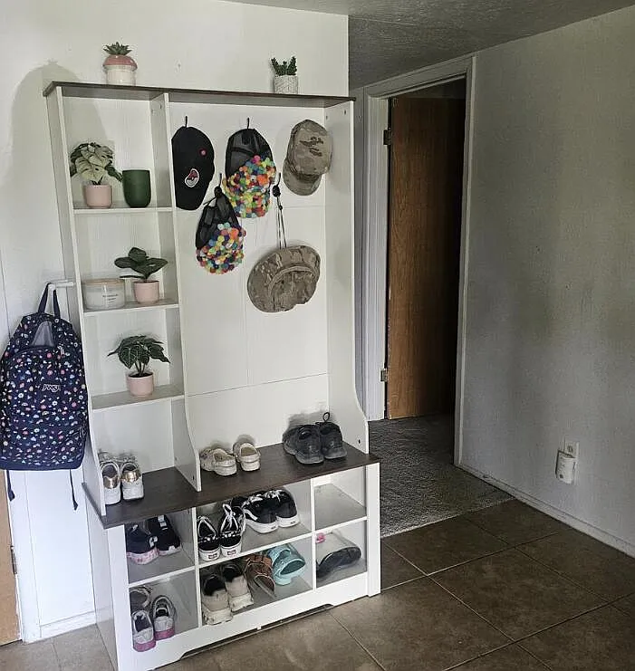 3 bed, 2.0 bath, 2616 sqft, $1,900 — Photo 2