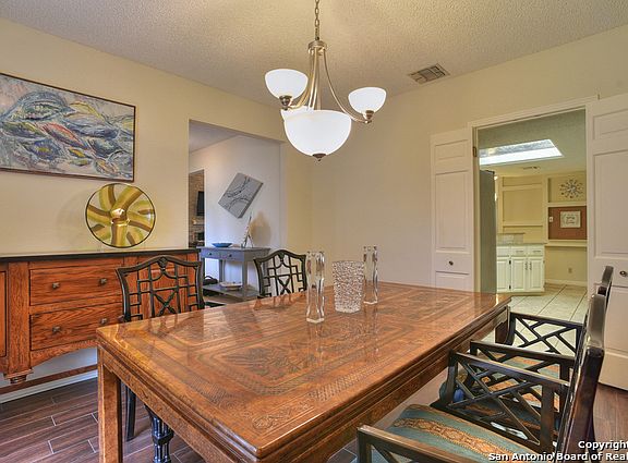 5th image of 307 Whisper Wood Ln