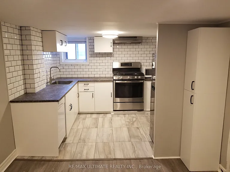 1133 Dufferin St #LOWER — Photo 3
