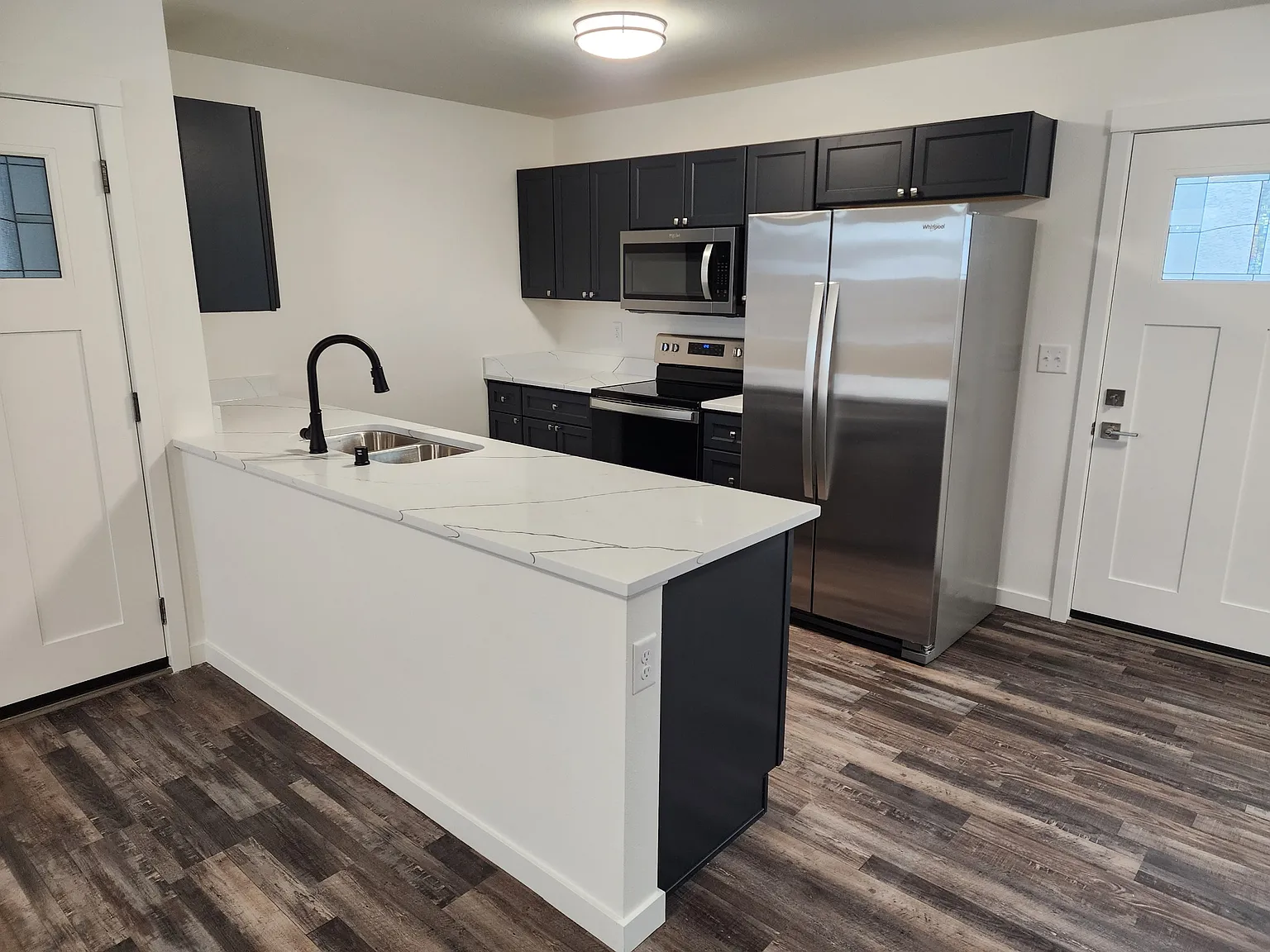 3 bed, 1129 sqft, $1,875 — Photo 3