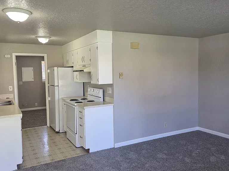 1020 SW Puff Ln #B — Photo 5