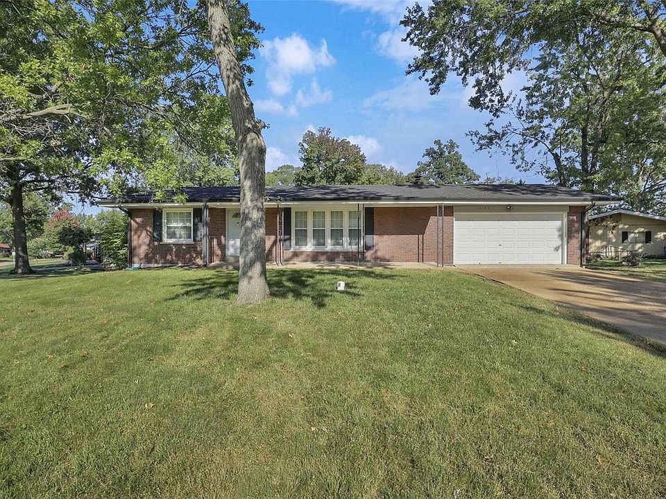 1st image of 10143 Pinehurst Dr