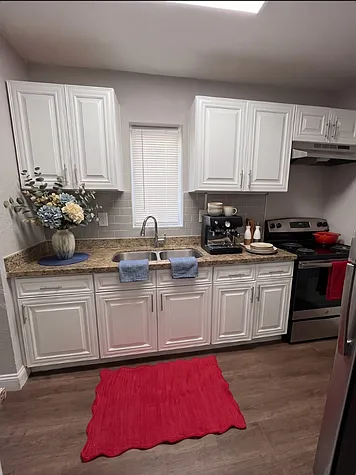 3 bed, 1000 sqft, $2,149 — Photo 2