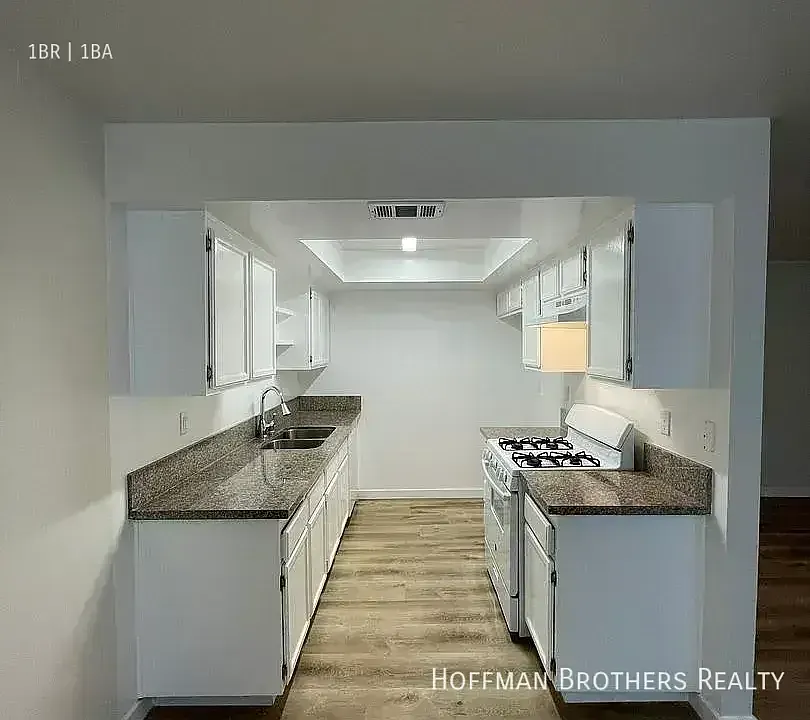 15000 Burbank Blvd #202