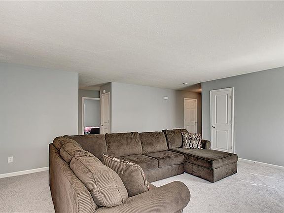 4th image of 1740 Persimmon Grove Dr