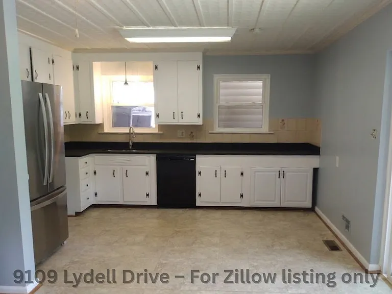 9109 Lydell Dr — Photo 2