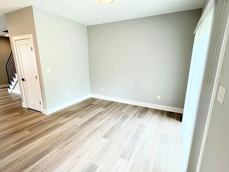 420 Breezewood Dr #224 — Photo 7