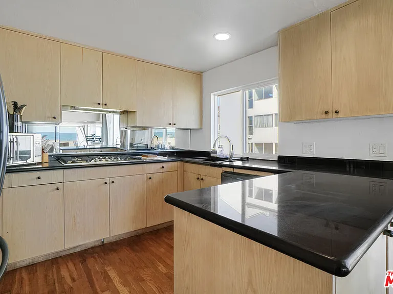1 Jib St #101 — Photo 34