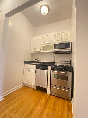 Rented by Bond New York | media 11