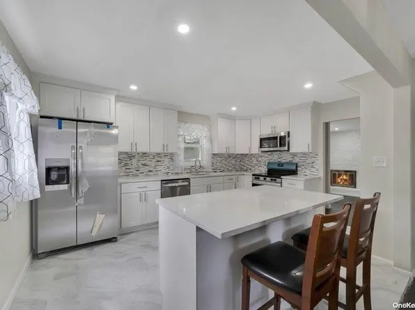 68 Skylark Drive, Holtsville, NY 11742