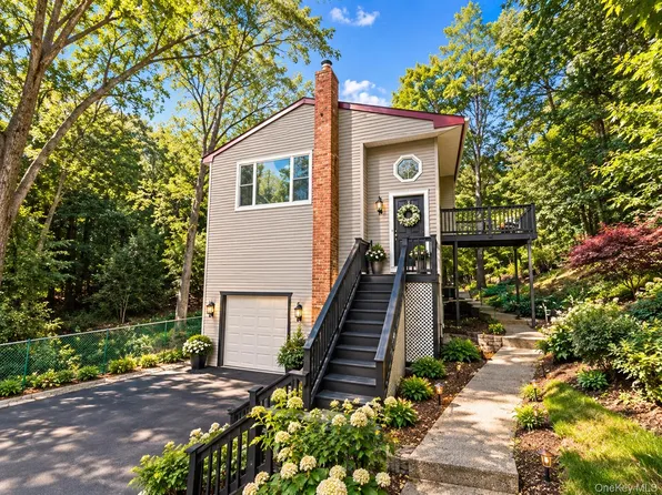 59 Woodhull Landing Road, Sound Beach, NY 11789