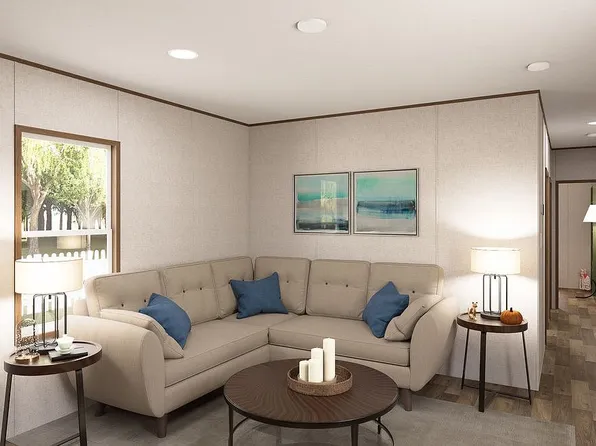 106 NW Us Highway 24 #11, Topeka, KS 66608