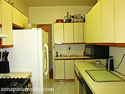 Sold by Anna Pinto Realty | media 21