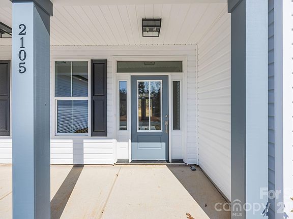 3rd image of 2105 Fowler St