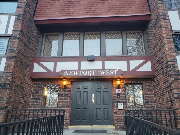 5253 North Lovers Lane ROAD #221, Milwaukee, WI 53225