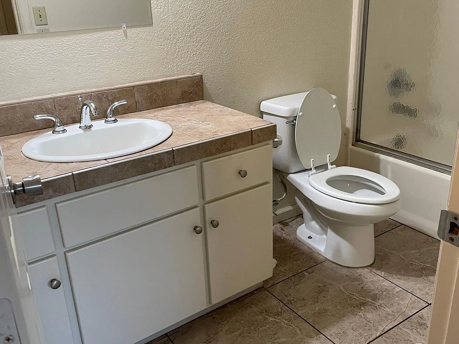 2 bed, $1,100 — Photo 2