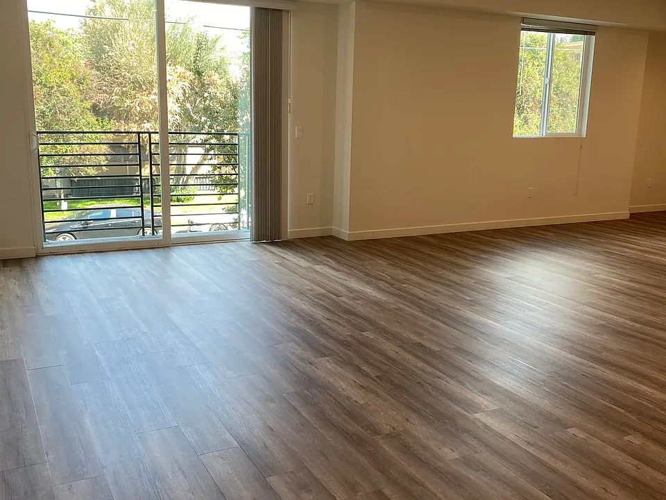 5327 Hermitage LLC