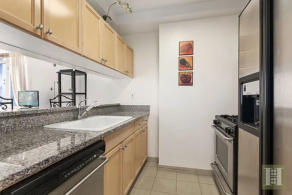 Rented by Halstead Real Estate | media 9