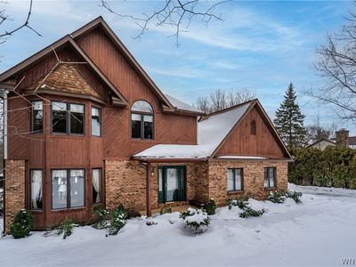 5194 S Freeman Rd, Orchard Park, NY, 14127