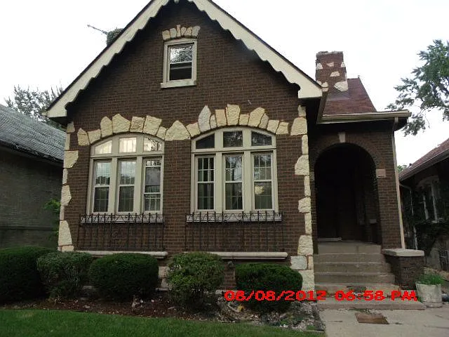 8237 S Kimbark Ave photo 1