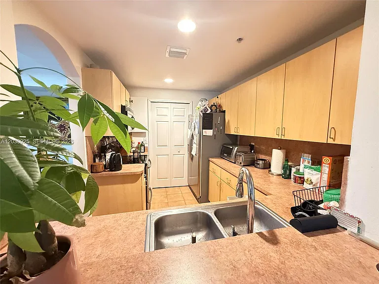 6630 NW 114th Ave #1527 — Photo 5