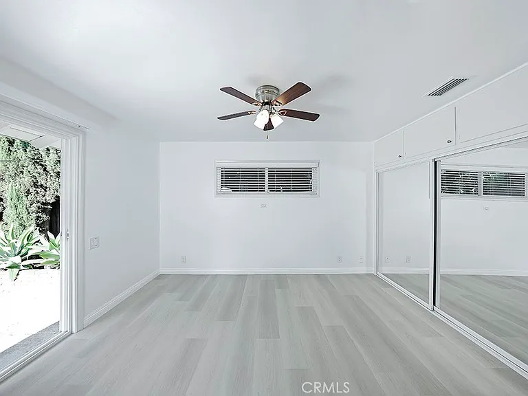 2149 Victoria Dr — Photo 15
