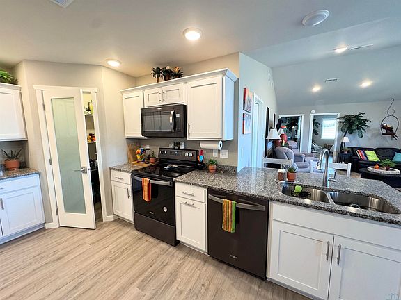4th image of 1821 W 6th St #5