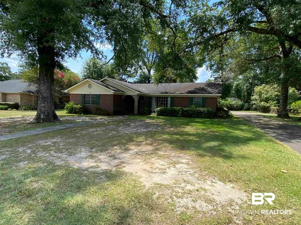 106 Douglas Ln, Brewton, AL 36426