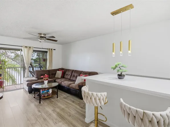 5501 Lakeside Dr APT 204, Margate, FL 33063