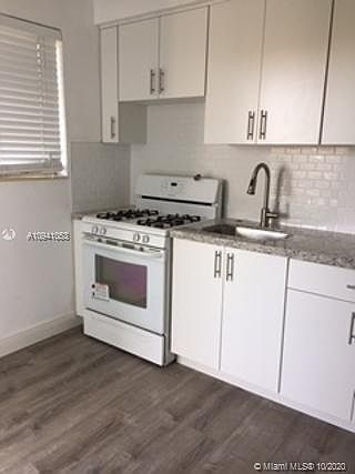 3rd image of 4170 Chase Ave Unit 5