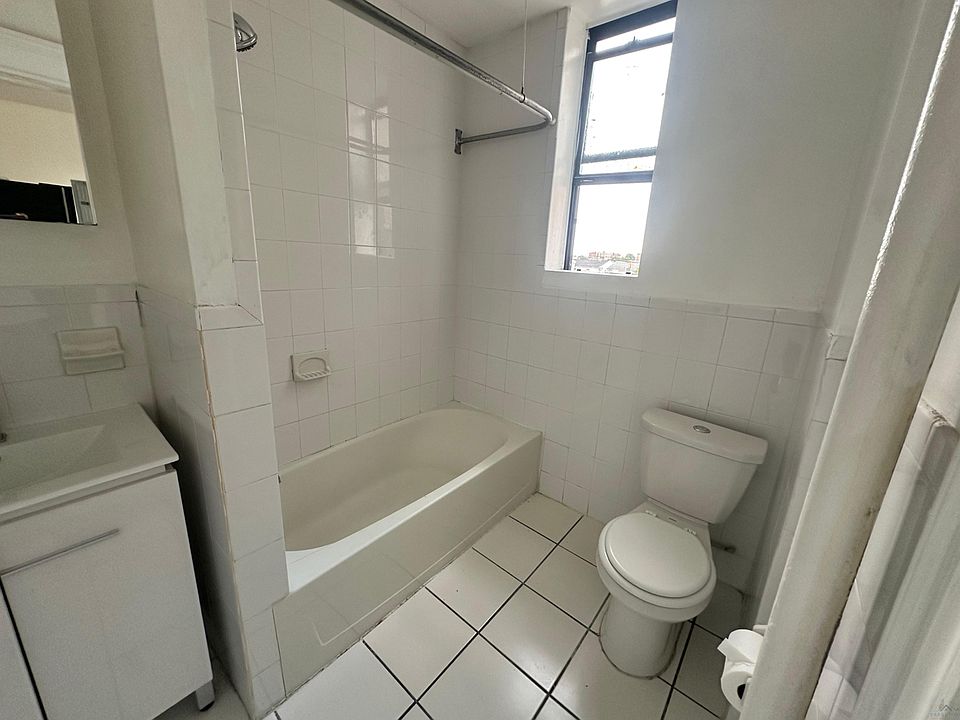 2nd image of 160 59th St APT C1