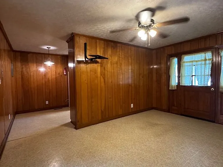 709 Luther Dr — Photo 6