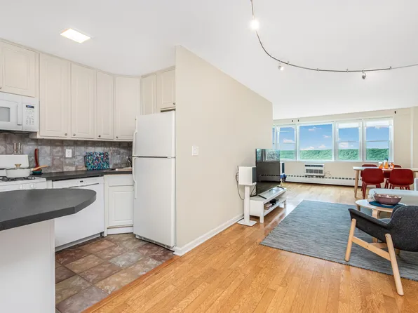 5800 Arlington Avenue image 1 of 13