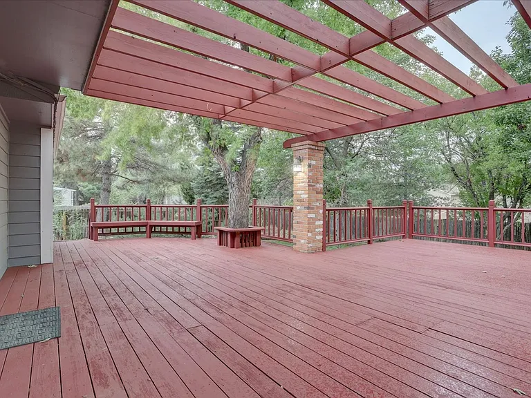 10701 Hobbit Ln — Photo 6